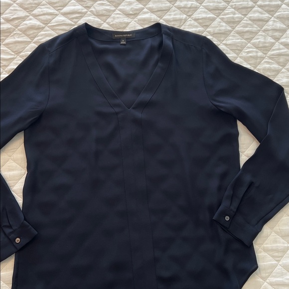 Banana Republic V Neck Popover Top - Picture 5 of 7